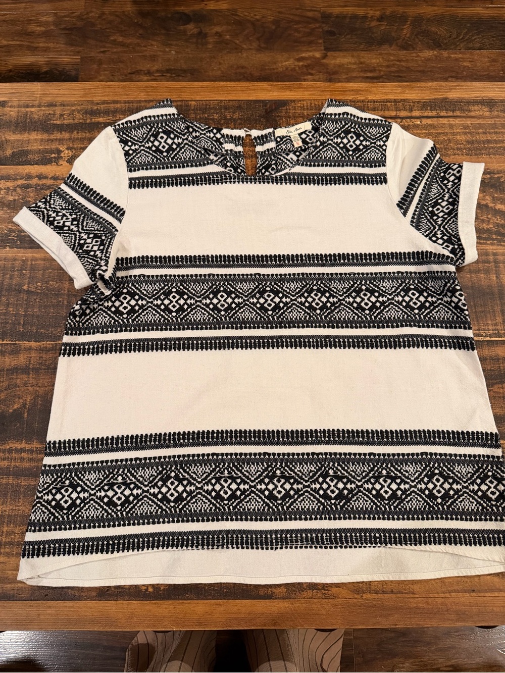 Black & White Short Sleeve Geo-Stripe Tee